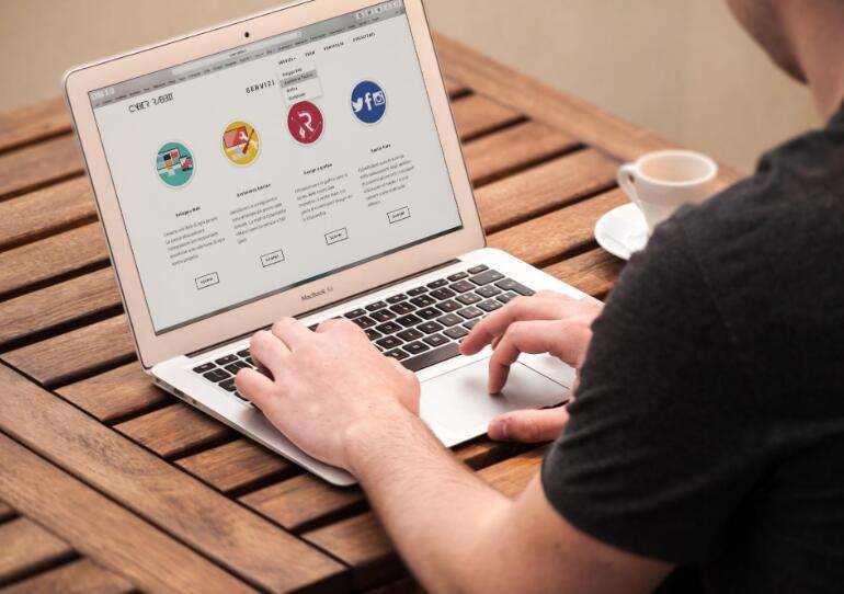 <b>營(yíng)銷(xiāo)型網(wǎng)站制作怎樣有效地安排反鏈的錨文本功能？</b>